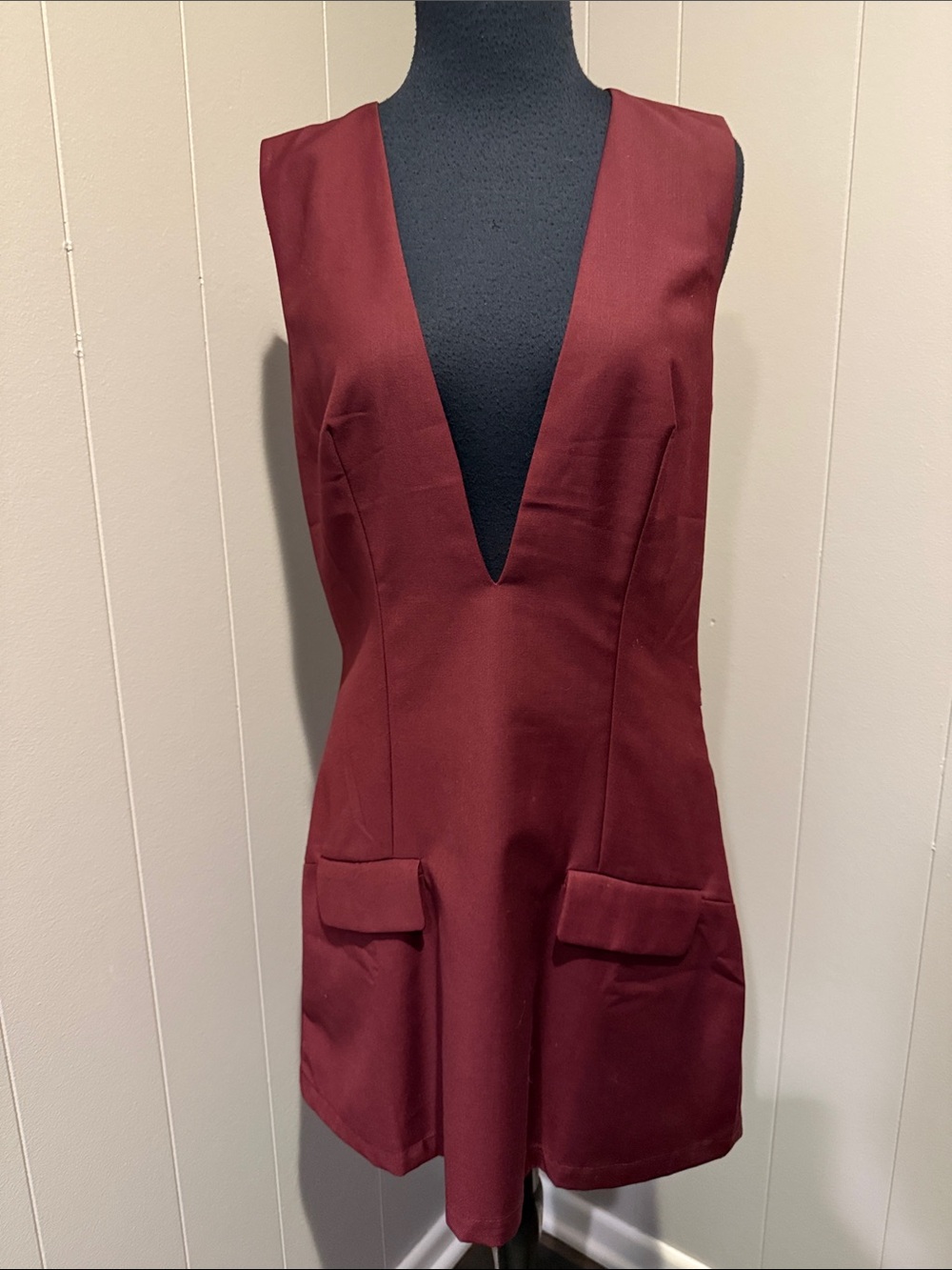 Tobi Women’s Small Burgundy Deep V Mini Dress with Front Flap Pockets